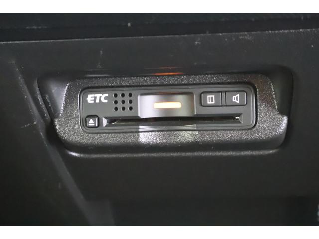 フリードハイブリッド ハイブリッドプレミアムエディション　純ナビ　両パワスラ　社外アルミ　Ｂカメラ　ＥＴＣ　Ｒカメ　ＵＳＢ　横滑り防止　両側電動ＳＤ　ＤＶＤ　オートクルーズコントロール　キーフリー　スマートキーシステム　ワンセグ　エアコン　パワーウィンドウ（9枚目）