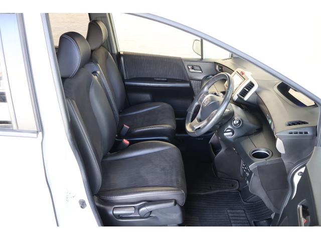 フリードハイブリッド ハイブリッドプレミアムエディション　純ナビ　両パワスラ　社外アルミ　Ｂカメラ　ＥＴＣ　Ｒカメ　ＵＳＢ　横滑り防止　両側電動ＳＤ　ＤＶＤ　オートクルーズコントロール　キーフリー　スマートキーシステム　ワンセグ　エアコン　パワーウィンドウ（11枚目）