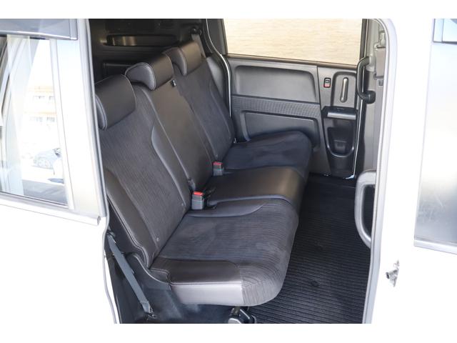 フリードハイブリッド ハイブリッドプレミアムエディション　純ナビ　両パワスラ　社外アルミ　Ｂカメラ　ＥＴＣ　Ｒカメ　ＵＳＢ　横滑り防止　両側電動ＳＤ　ＤＶＤ　オートクルーズコントロール　キーフリー　スマートキーシステム　ワンセグ　エアコン　パワーウィンドウ（12枚目）