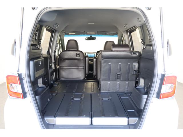 フリードハイブリッド ハイブリッドプレミアムエディション　純ナビ　両パワスラ　社外アルミ　Ｂカメラ　ＥＴＣ　Ｒカメ　ＵＳＢ　横滑り防止　両側電動ＳＤ　ＤＶＤ　オートクルーズコントロール　キーフリー　スマートキーシステム　ワンセグ　エアコン　パワーウィンドウ（14枚目）