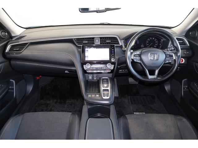 操作性に優れた運転席となります！小物入れや各ボタンの配置にこだわり、使いやすいです！座り心地もよく視認性も良好なのでロングドライブもお任せ下さい！