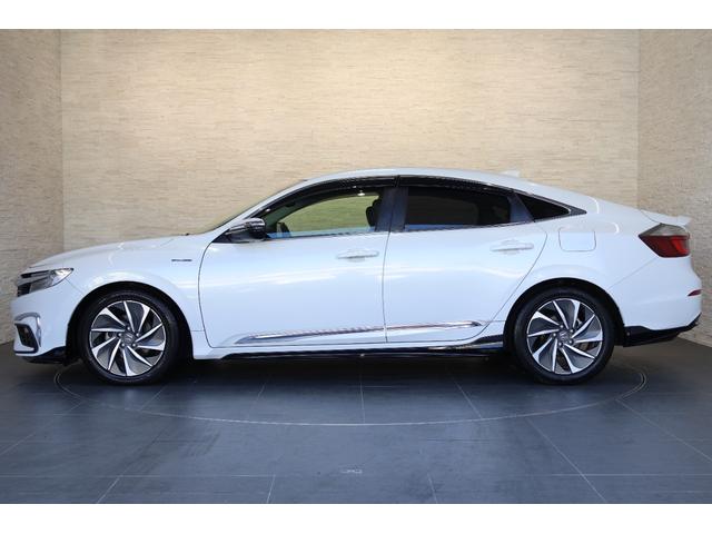 当社の優秀なスタッフがしっかり点検整備をさせていただいてからご納車いたします！さらに！エンジンオイル、エレメント・ミッションオイル・ワイパーゴムを新品交換になります！これで安心して乗って頂けます！