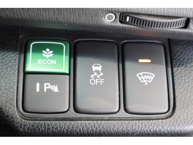 オデッセイ Ｍエアロパッケージ　純ナビ　後席モニター　純アルミ　ＥＴＣ　キーフリー　パーキングセンサー　点検記録簿　ＵＳＢ入力　地デジフルセグ　バックカメ　横滑り防止装置　パワーウィンドウ　フルオートエアコン　ドライブレコーダー（9枚目）