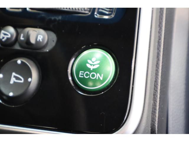 グレイス ハイブリッドＬＸ　純正ナビ　ＥＴＣ　スマキー２個　ＶＳＡ　衝突被害軽減システム　スマートキ　ＤＶＤ　ＬＥＤヘッドランプ　パワーウインドウ　キーレス　クルーズコントロール　ＡＡＣ　横滑り防止機能　ＡＢＳ　Ｉストップ（24枚目）