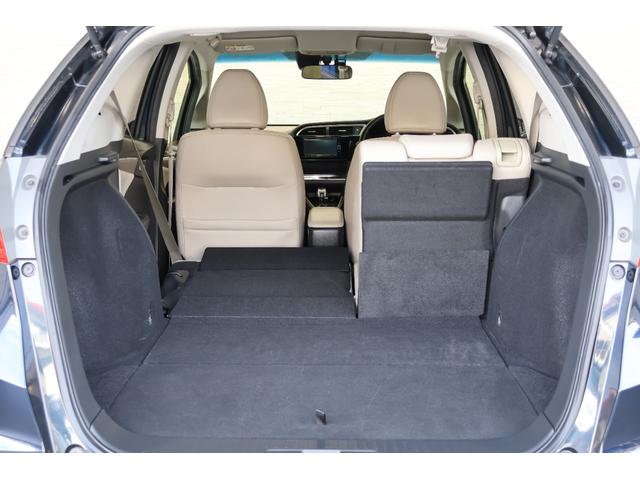 シャトル ハイブリッドＸホンダセンシング　純正ナビ　Ｂカメラ　ＥＴＣ　シートヒーター　フルセグ　ＢＴＡ　ＬＥＤヘッドライト　ホンダセンシング　パドルシフト　フォグライト　電格ミラー　ＢＬＵＥＴＯＯＴＨ　ＬＫＡＳ　アダプティブクルコン　横滑抑制（15枚目）