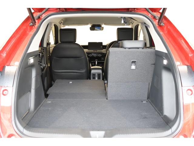 ヴェゼル ｅ：ＨＥＶＺ　純ナビ　ＥＴＣ　ワイアレス充電　パワーテールゲート　全周囲カメラ　ハンドルヒーター　Ｗシートヒーター　衝突回避支援ブレーキ機能　パノラミックビューモニター　１オナ　スマキ　エアバッグ　ＬＤＡ　追従（22枚目）