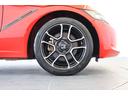 タイヤサイズは、(前)165/55R15 (後)195/45R16です。