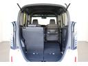 簡単に収納できる後部座席!大空間が出現します!シートアレンジが多彩な点も特徴です!レジャー用品も積み込めます!
