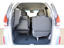 簡単に収納できる後部座席！大空間が出現します！シートアレンジが多彩な点も特徴です！レジャー用品も積み込めます！