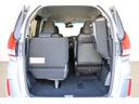 簡単に収納できる後部座席！大空間が出現します！シートアレンジが多彩な点も特徴です！レジャー用品も積み込めます！