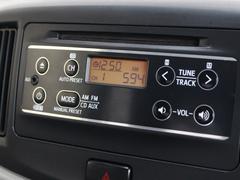 ＡＭ／ＦＭ／ＣＤステレオが付いております。 3