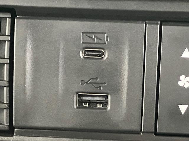 Ｎ－ＢＯＸカスタム ベースグレード　ホンダコネクトナビ　ホンダセンシング　ドライブレコーダー　Ｗ電動ドア　ＣＭＢＳ　Ｄレコ　オートエアコン　スマートキ　ＬＥＤ　盗難防止装置　クルコン　ＥＴＣ　バックカメラ　フルセグＴＶ　エアバッグ（17枚目）