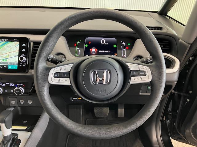 フィット ｅ：ＨＥＶクロスター　レンタアップ　ホンダセンシング　ホンダコネクトディスプレイ　アルミホイール　フルセグＴＶ　Ｂｌｕｅｔｏｏｔｈ対応　衝突回避システム　フルオートエアコン　ＬＥＤランプ　エアバッグ　サイドエアバック（9枚目）