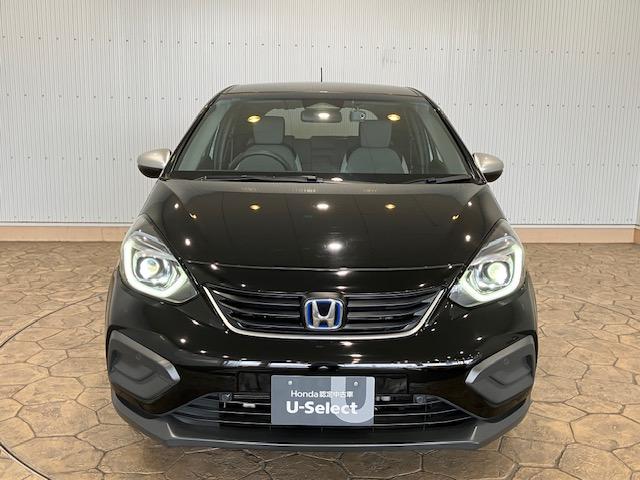 フィット ｅ：ＨＥＶクロスター　レンタアップ　ホンダセンシング　ホンダコネクトディスプレイ　アルミホイール　フルセグＴＶ　Ｂｌｕｅｔｏｏｔｈ対応　衝突回避システム　フルオートエアコン　ＬＥＤランプ　エアバッグ　サイドエアバック（18枚目）