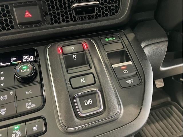 ステップワゴン ｅ：ＨＥＶスパーダ　１１．４インチホンダコネクトナビ　ブラインドスポット　前後ドラレコ　７人乗り　オットマン　フルセグＴＶ　Ｂｌｕｅｔｏｏｔｈ対応　ホンダセンシング　デュアルエアコン　フルオートエアコン　ＥＳＣ　イモビ（23枚目）