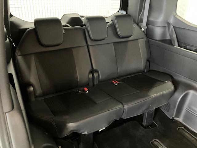 ステップワゴン ｅ：ＨＥＶスパーダ　１１．４インチホンダコネクトナビ　ブラインドスポット　前後ドラレコ　７人乗り　オットマン　フルセグＴＶ　Ｂｌｕｅｔｏｏｔｈ対応　ホンダセンシング　デュアルエアコン　フルオートエアコン　ＥＳＣ　イモビ（32枚目）