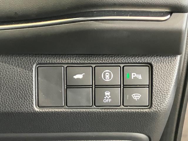 ヴェゼル e:HEVZ 無限スタイリング3点セット ホンダセンシング ホンダコネクトディスプレイ アドバンスドルームミラー リアドラレコ ブラインドスポット 後退出庫サポート 衝突回避支援ブレーキ機能 スマキ Pトランク(21枚目)