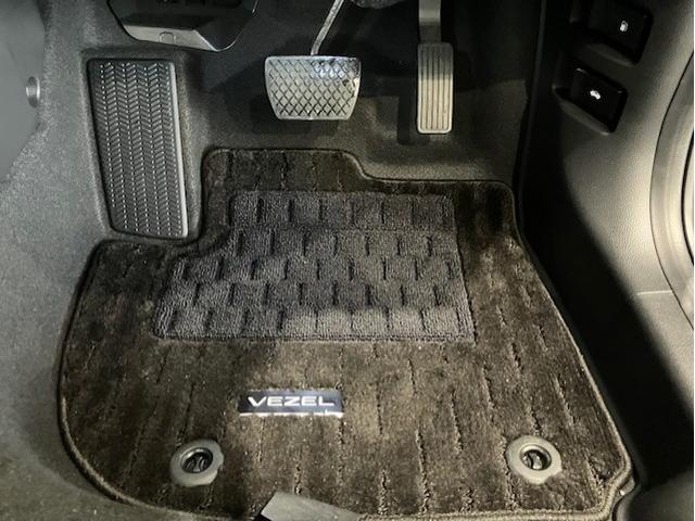 ヴェゼル e:HEVZ 無限スタイリング3点セット ホンダセンシング ホンダコネクトディスプレイ アドバンスドルームミラー リアドラレコ ブラインドスポット 後退出庫サポート 衝突回避支援ブレーキ機能 スマキ Pトランク(24枚目)