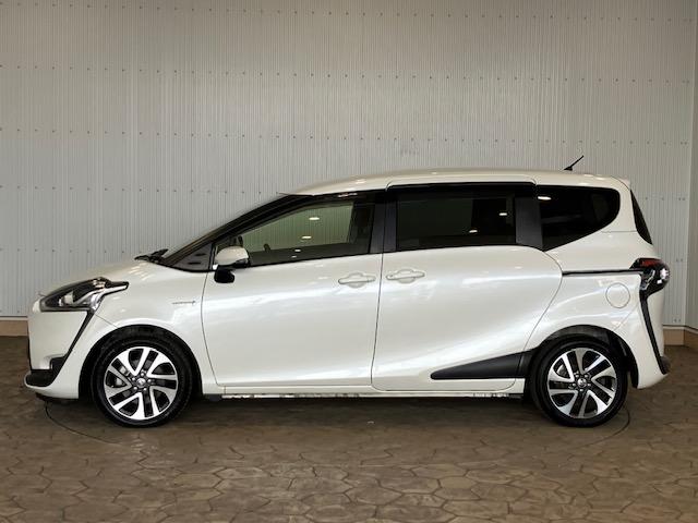 シエンタ ハイブリッドＧ　７人乗り　メモリーナビ　Ｂカメラ　キーフリー　スマキー　イモビライザー　運転席エアバック　フルオートエアコン　デュアルエアバッグ　ＰＷ　３列シート　ＡＢＳ　ＰＳ　左右電動スライドドア（6枚目）