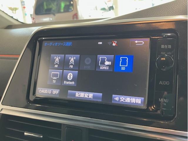 シエンタ ハイブリッドＧ　７人乗り　メモリーナビ　Ｂカメラ　キーフリー　スマキー　イモビライザー　運転席エアバック　フルオートエアコン　デュアルエアバッグ　ＰＷ　３列シート　ＡＢＳ　ＰＳ　左右電動スライドドア（14枚目）