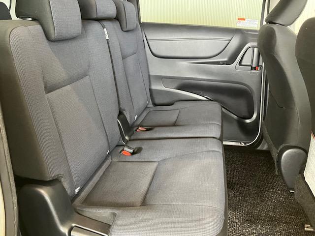 シエンタ ハイブリッドＧ　７人乗り　メモリーナビ　Ｂカメラ　キーフリー　スマキー　イモビライザー　運転席エアバック　フルオートエアコン　デュアルエアバッグ　ＰＷ　３列シート　ＡＢＳ　ＰＳ　左右電動スライドドア（20枚目）