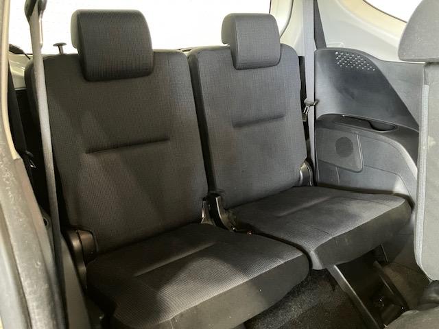 シエンタ ハイブリッドＧ　７人乗り　メモリーナビ　Ｂカメラ　キーフリー　スマキー　イモビライザー　運転席エアバック　フルオートエアコン　デュアルエアバッグ　ＰＷ　３列シート　ＡＢＳ　ＰＳ　左右電動スライドドア（21枚目）