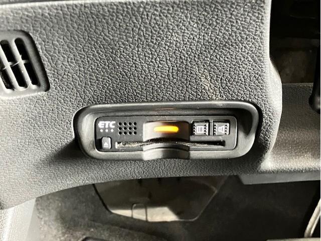 ヴェゼル ハイブリッドＸ・ホンダセンシング　メモリーナビ　前後ドラレコ　アルミホイール　ＥＴＣ　ＣＤ・ＤＶＤ再生対応　パドルシフト　バックカメラ　地デジ　Ａクルーズ　Ｂモニ　スマキー　オートエアコン　ＶＳＡ　ＬＥＤヘッドライト　ＡＢＳ　ナビＴＶ（4枚目）