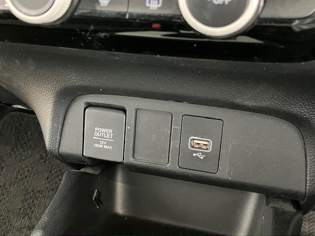 フィット ベーシック 8インチベーシックインターナビ ホンダセンシング アイスト 衝突軽減 DVD再生 VSA 地デジ オートエアコン ETC車載器 イモビライザー クルーズコントロール スマートキー パワーステアリング(29枚目)