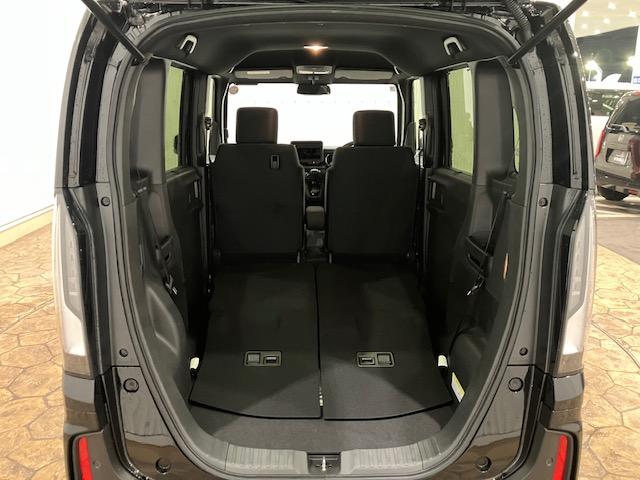 N-BOXカスタム ベースグレード 届出済未使用車 4WD ホンダセンシング シートヒーター 前後誤発進抑制 Iストップ オートエアコン LEDヘッド 盗難防止装置 エアバック スマートキー キーレス オートクルーズコントロール(4枚目)