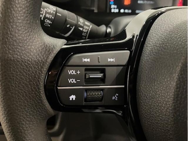 N-BOXカスタム ベースグレード 届出済未使用車 4WD ホンダセンシング シートヒーター 前後誤発進抑制 Iストップ オートエアコン LEDヘッド 盗難防止装置 エアバック スマートキー キーレス オートクルーズコントロール(6枚目)