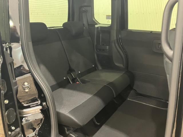 N-BOXカスタム ベースグレード 届出済未使用車 4WD ホンダセンシング シートヒーター 前後誤発進抑制 Iストップ オートエアコン LEDヘッド 盗難防止装置 エアバック スマートキー キーレス オートクルーズコントロール(21枚目)