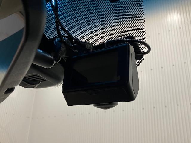 フリードハイブリッド ハイブリッド・G 6人乗り メモリーナビ 両側パワースライドドア 両電動ドア クルコン スマキー パワーステアリング LEDライト フルセグTV ETC付 フルオートエアコン Bカメラ 盗難防止システム シートH(4枚目)