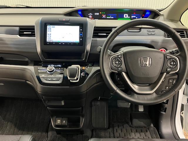 フリードハイブリッド ハイブリッド・G 6人乗り メモリーナビ 両側パワースライドドア 両電動ドア クルコン スマキー パワーステアリング LEDライト フルセグTV ETC付 フルオートエアコン Bカメラ 盗難防止システム シートH(5枚目)