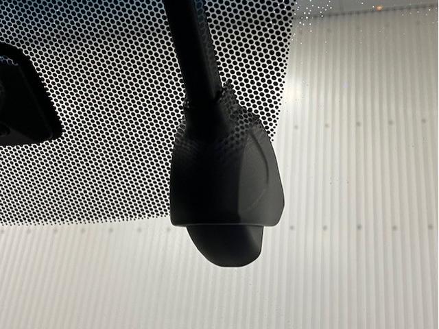 フリードハイブリッド ハイブリッド・Ｇホンダセンシング　６人乗り　メモリーナビ　前後ドラレコ　軽減ブレーキ　キーフリーシステム　ＤＶＤ再生可能　ＥＣＯＮ　後カメラ　Ａクルーズ　地デジフルセグＴＶ　ＬＥＤヘッドランプ　横滑防止　ドライブレコーダ　３列シート（7枚目）