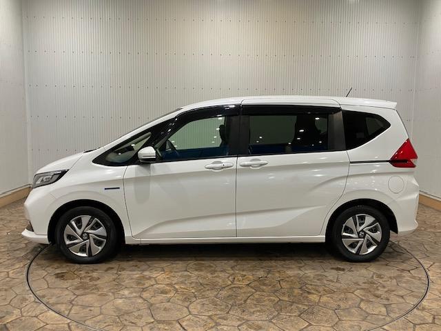 フリードハイブリッド ハイブリッド・Ｇホンダセンシング　６人乗り　メモリーナビ　前後ドラレコ　軽減ブレーキ　キーフリーシステム　ＤＶＤ再生可能　ＥＣＯＮ　後カメラ　Ａクルーズ　地デジフルセグＴＶ　ＬＥＤヘッドランプ　横滑防止　ドライブレコーダ　３列シート（13枚目）