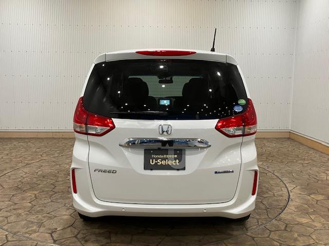 フリードハイブリッド ハイブリッド・Ｇホンダセンシング　６人乗り　メモリーナビ　前後ドラレコ　軽減ブレーキ　キーフリーシステム　ＤＶＤ再生可能　ＥＣＯＮ　後カメラ　Ａクルーズ　地デジフルセグＴＶ　ＬＥＤヘッドランプ　横滑防止　ドライブレコーダ　３列シート（14枚目）
