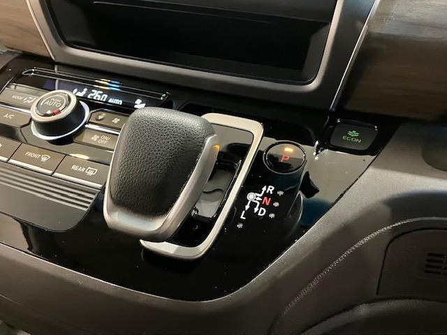 フリードハイブリッド ハイブリッド・Ｇホンダセンシング　６人乗り　メモリーナビ　前後ドラレコ　軽減ブレーキ　キーフリーシステム　ＤＶＤ再生可能　ＥＣＯＮ　後カメラ　Ａクルーズ　地デジフルセグＴＶ　ＬＥＤヘッドランプ　横滑防止　ドライブレコーダ　３列シート（20枚目）