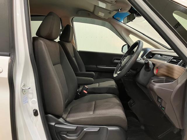 フリードハイブリッド ハイブリッド・Ｇホンダセンシング　６人乗り　メモリーナビ　前後ドラレコ　軽減ブレーキ　キーフリーシステム　ＤＶＤ再生可能　ＥＣＯＮ　後カメラ　Ａクルーズ　地デジフルセグＴＶ　ＬＥＤヘッドランプ　横滑防止　ドライブレコーダ　３列シート（25枚目）