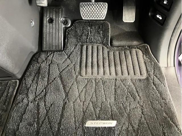 ステップワゴンスパーダ スパーダホンダセンシング 10インチプレミアムインターナビ リア席モニター 前後ドラレコ わくわくゲート ETC 盗難防止 助手席エアバッグ Wパワスラ リアオートエアコン 地デジ LEDライト 横滑り防止システム リアカメラ(24枚目)