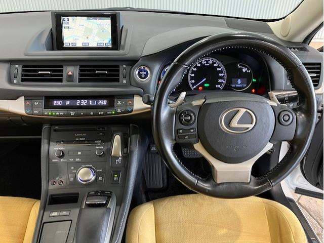 CT CT200hバージョンC メモリーナビ サンルーフ 前後ドラレコ アルミホイール パドルシフト TVナビ サイドエアバック 地デジTV バックガイドモニター キーレスエントリー ESC ETC付き AUTOエアコン エアバック(5枚目)