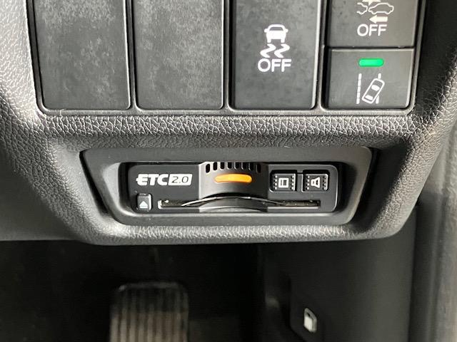 ステップワゴンスパーダ e:HEVスパーダG・EXホンダセンシング リア席モニター 9インチプレミアムインターナビ 前後ドラレコ アルミホイール フルセグTV Bluetooth対応 エアバック 地デジ クルコン サイドエアバッグ シ-トヒ-タ- 衝突軽減システム(9枚目)