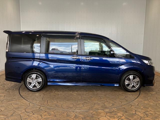 ステップワゴンスパーダ e:HEVスパーダG・EXホンダセンシング リア席モニター 9インチプレミアムインターナビ 前後ドラレコ アルミホイール フルセグTV Bluetooth対応 エアバック 地デジ クルコン サイドエアバッグ シ-トヒ-タ- 衝突軽減システム(18枚目)