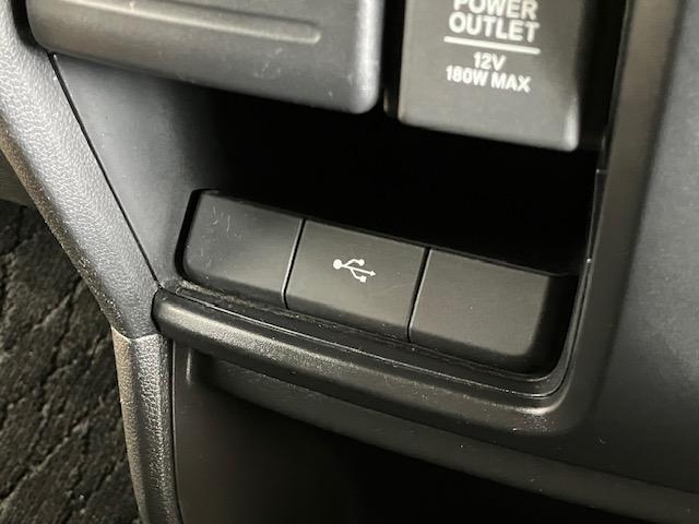 ステップワゴンスパーダ e:HEVスパーダG・EXホンダセンシング リア席モニター 9インチプレミアムインターナビ 前後ドラレコ アルミホイール フルセグTV Bluetooth対応 エアバック 地デジ クルコン サイドエアバッグ シ-トヒ-タ- 衝突軽減システム(25枚目)