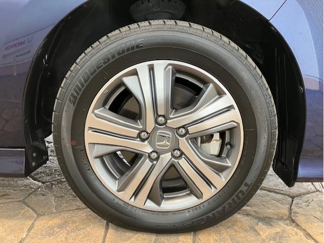 ステップワゴンスパーダ e:HEVスパーダG・EXホンダセンシング リア席モニター 9インチプレミアムインターナビ 前後ドラレコ アルミホイール フルセグTV Bluetooth対応 エアバック 地デジ クルコン サイドエアバッグ シ-トヒ-タ- 衝突軽減システム(36枚目)