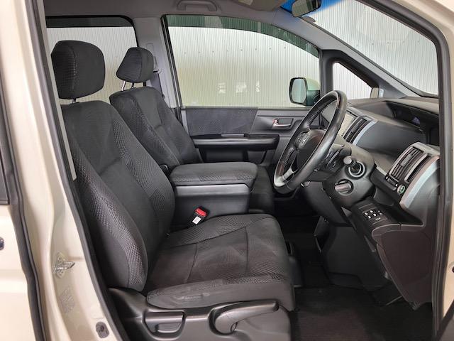 ステップワゴンスパーダ ZHDDナビエディション FOPナビ バックカメラ CD・DVD再生対応 ベンチシート ETC パドルシフト PS バックモニター付 DVD再生機能 PW 横滑り防止機能 キーレスE リアクーラー エアコン セキュリティ(21枚目)