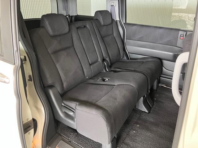 ステップワゴンスパーダ ZHDDナビエディション FOPナビ バックカメラ CD・DVD再生対応 ベンチシート ETC パドルシフト PS バックモニター付 DVD再生機能 PW 横滑り防止機能 キーレスE リアクーラー エアコン セキュリティ(22枚目)