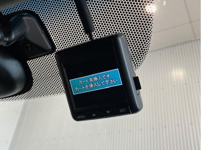 フリード+ハイブリッド ハイブリッド・クロスターホンダセンシング ディスプレイオーディオ 前後ドラレコ 無限フロアマット ETC CD再生対応 Bluetooth対応 アルミホイール バックカメラ シートヒーター サイドエアバッグ LEDヘッドライト スマートキー(5枚目)