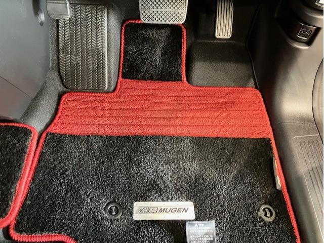 フリード+ハイブリッド ハイブリッド・クロスターホンダセンシング ディスプレイオーディオ 前後ドラレコ 無限フロアマット ETC CD再生対応 Bluetooth対応 アルミホイール バックカメラ シートヒーター サイドエアバッグ LEDヘッドライト スマートキー(6枚目)