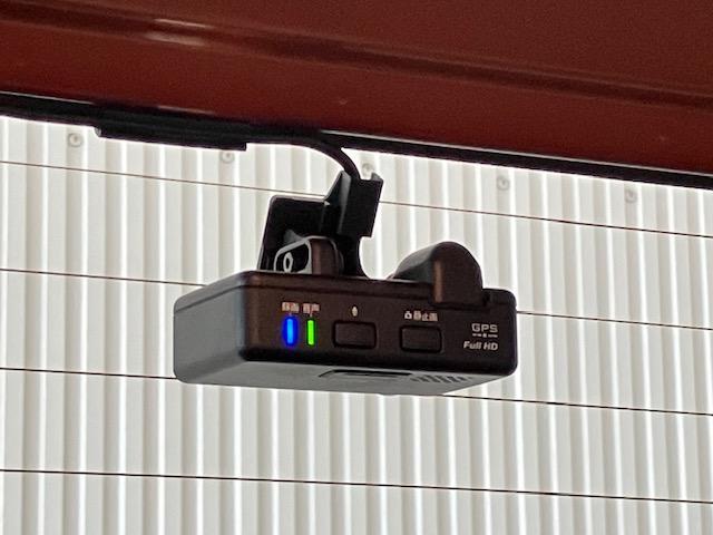 フリード+ハイブリッド ハイブリッド・クロスターホンダセンシング ディスプレイオーディオ 前後ドラレコ 無限フロアマット ETC CD再生対応 Bluetooth対応 アルミホイール バックカメラ シートヒーター サイドエアバッグ LEDヘッドライト スマートキー(7枚目)