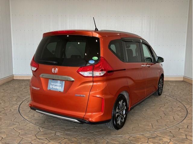 フリード+ハイブリッド ハイブリッド・クロスターホンダセンシング ディスプレイオーディオ 前後ドラレコ 無限フロアマット ETC CD再生対応 Bluetooth対応 アルミホイール バックカメラ シートヒーター サイドエアバッグ LEDヘッドライト スマートキー(15枚目)